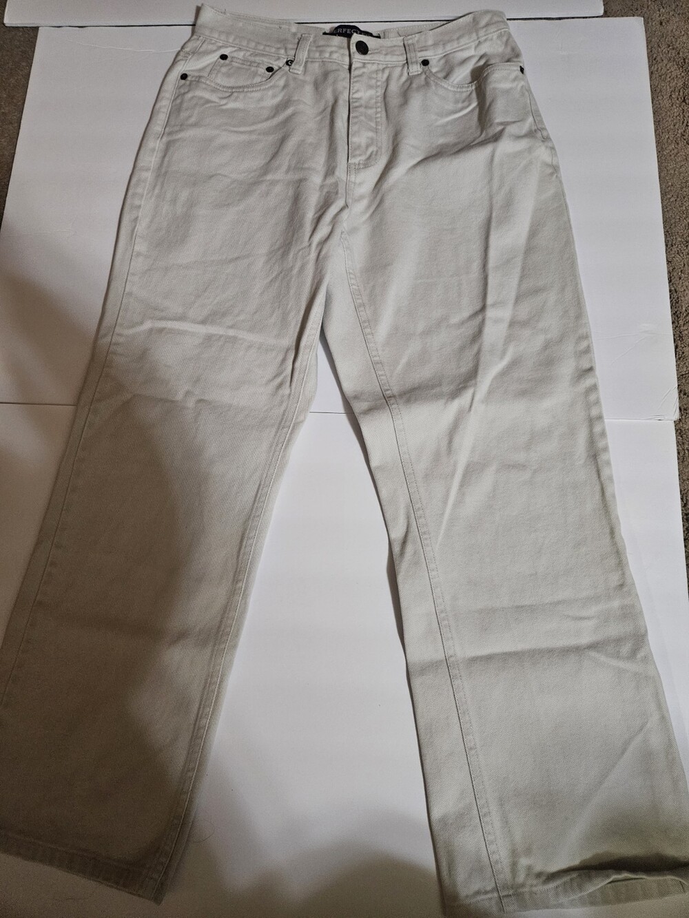 Bill Blass Suoer Soft Womens Cream Jeans Size 8